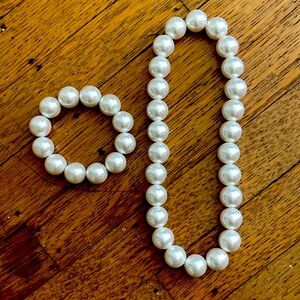 Large mock-pearl necklace and bracelet set